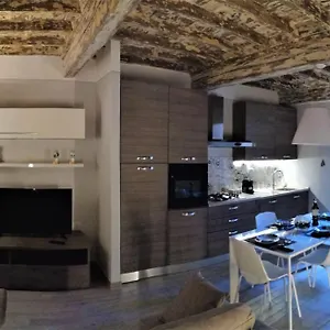 https://la-casa-de-lazarina.it-tuscanyhotel.com