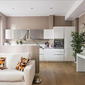 https://porta-romana-modern-and-cosy-apartment.it-lombardy.com
